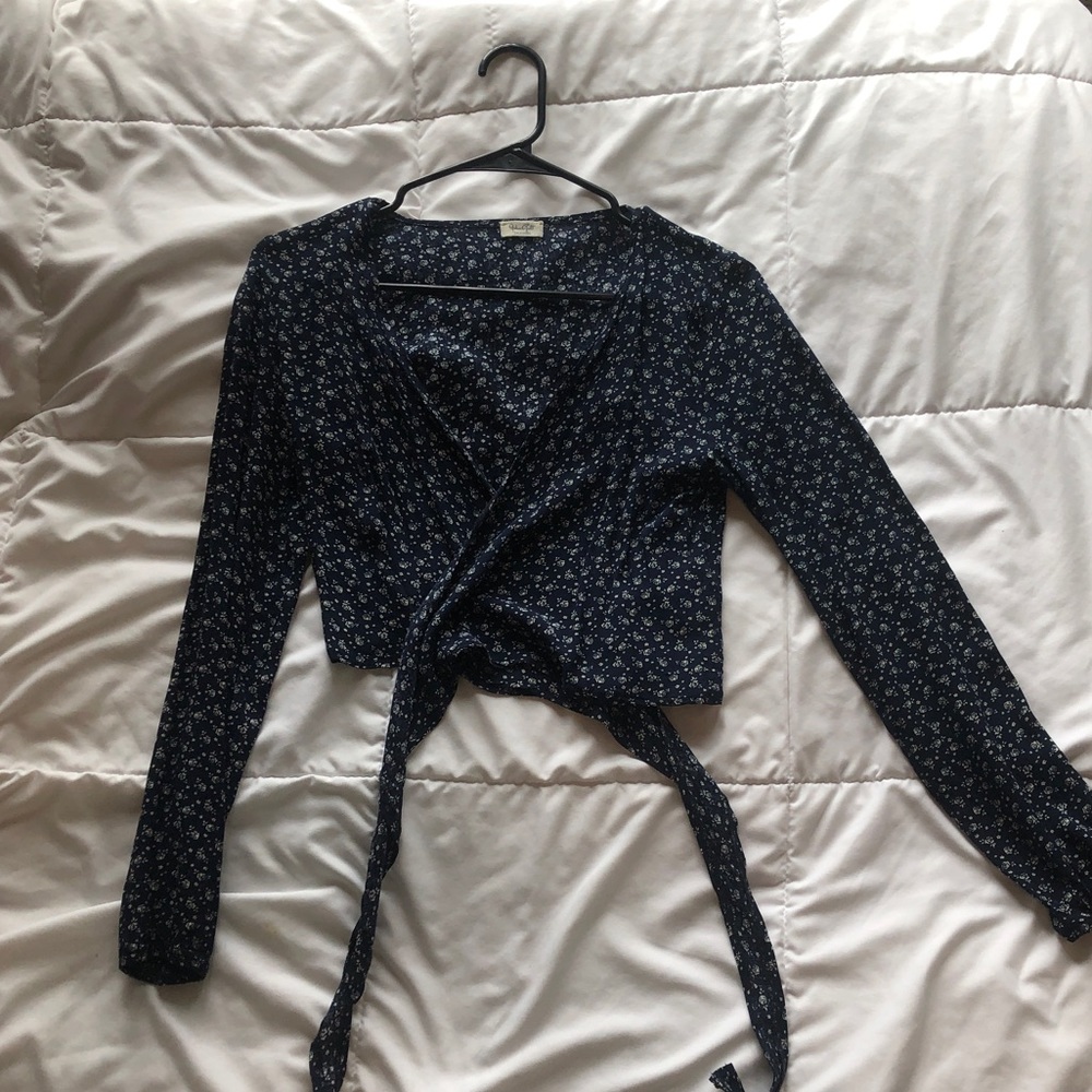 Brandy Melville wrap crop top